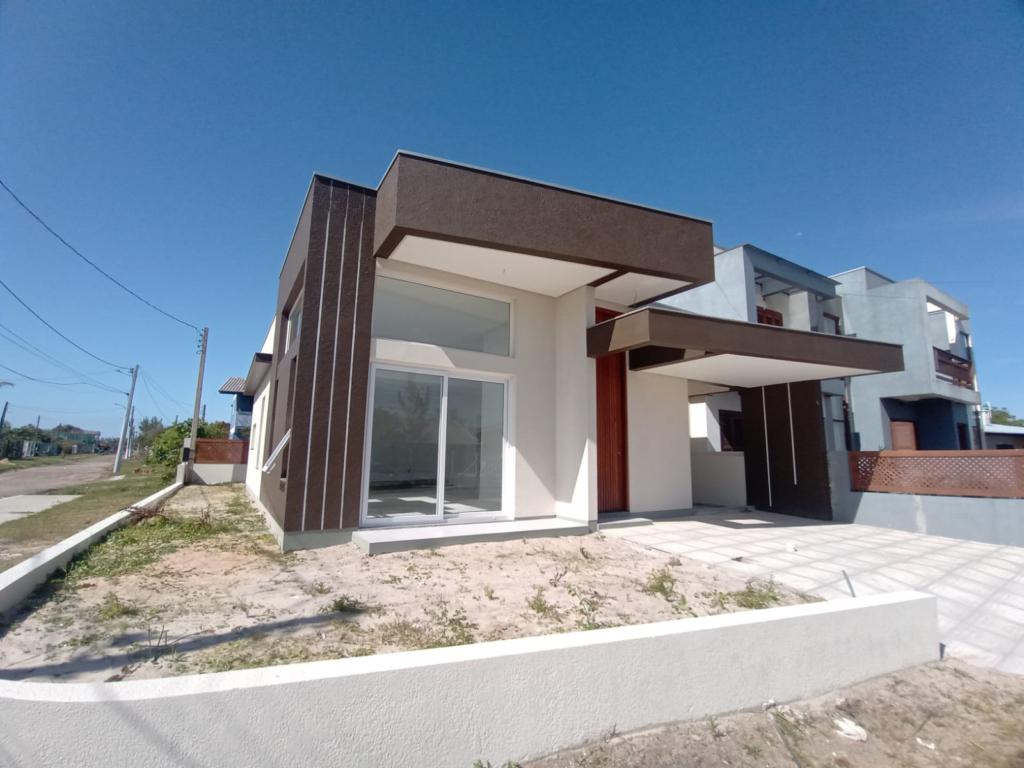 Casas / Sobrados 3 Dorm.