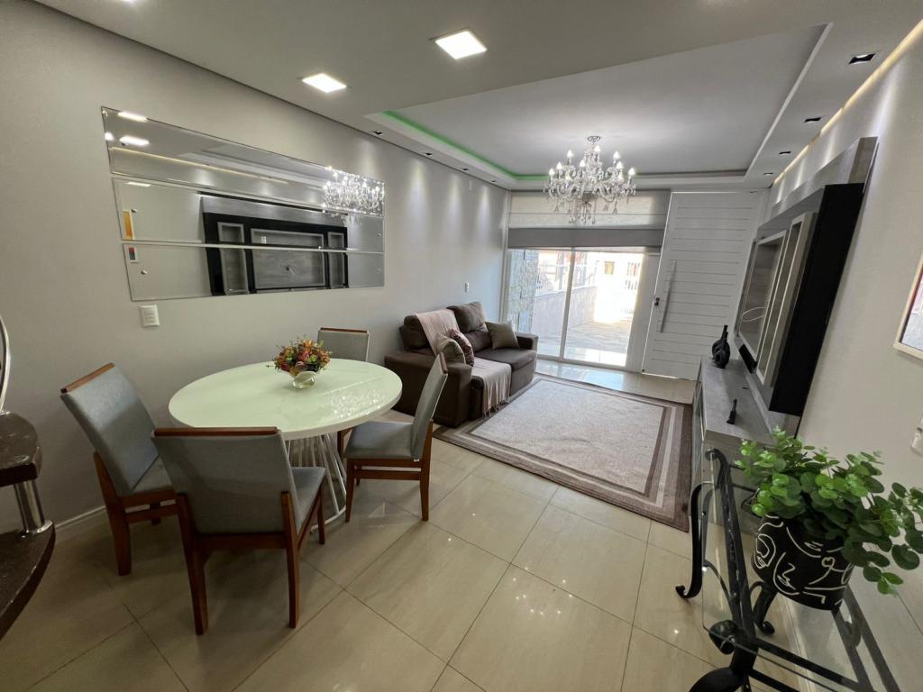 Casa Geminada / Duplex 2 Dorm.