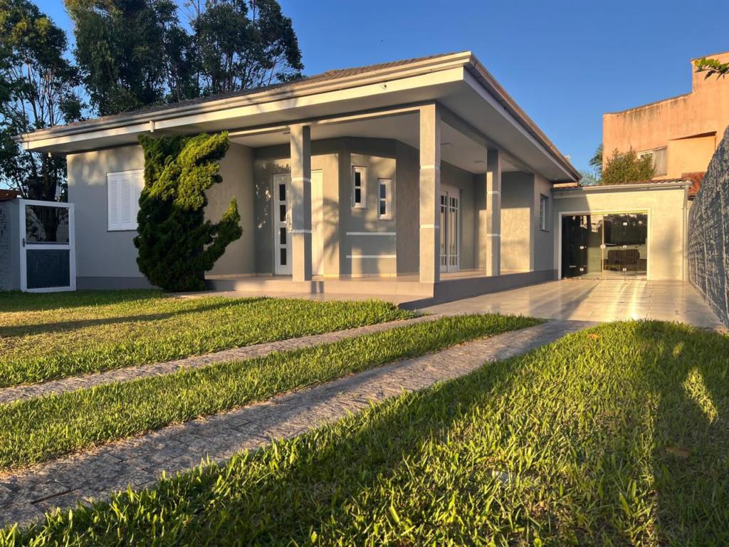 Casas / Sobrados 3 Dorm.