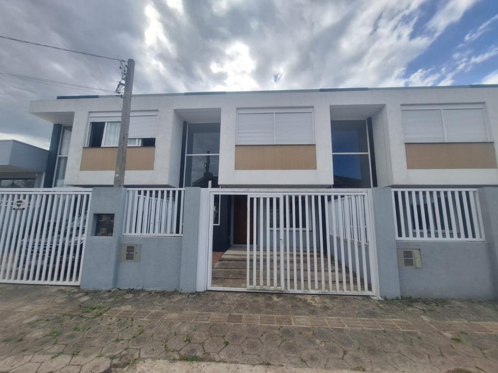 Casa Geminada / Duplex 3 Dorm.