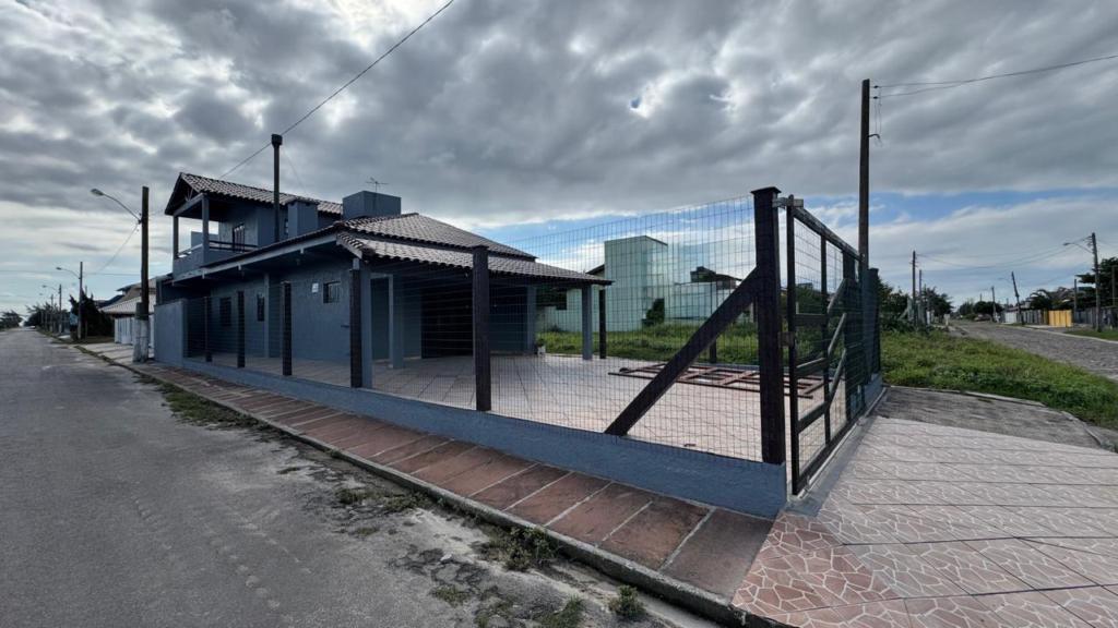 Casas / Sobrados 2 Dorm.