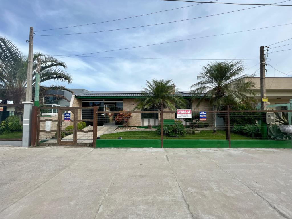 Casas / Sobrados 3 Dorm.