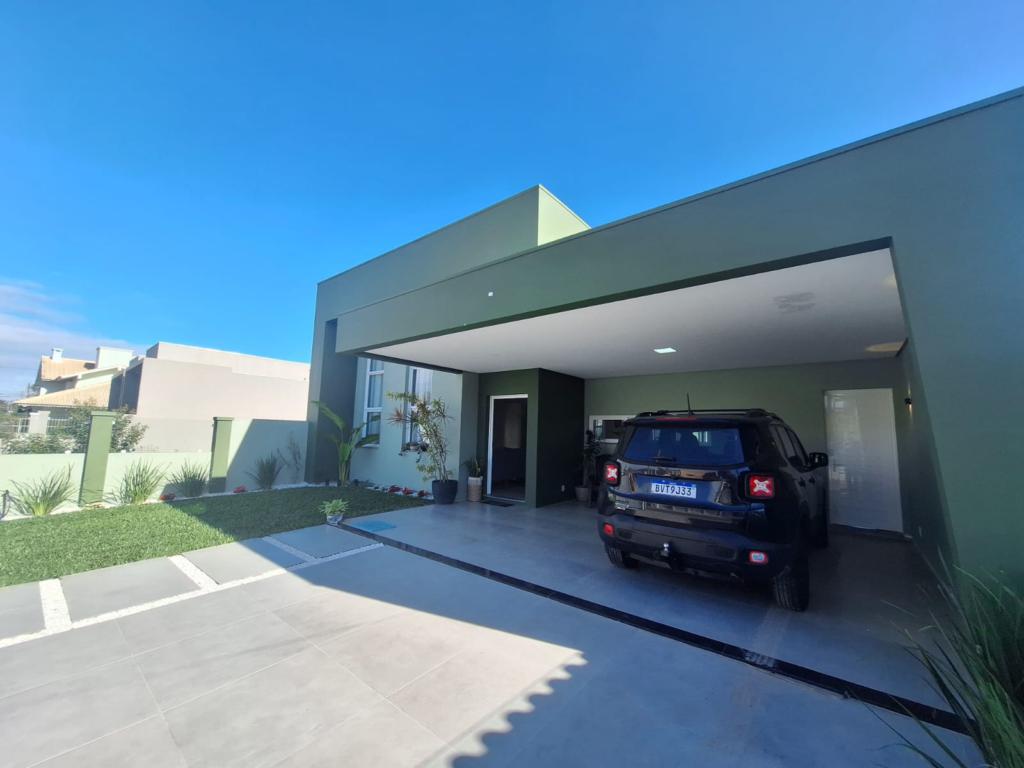 Casas / Sobrados 3 Dorm.