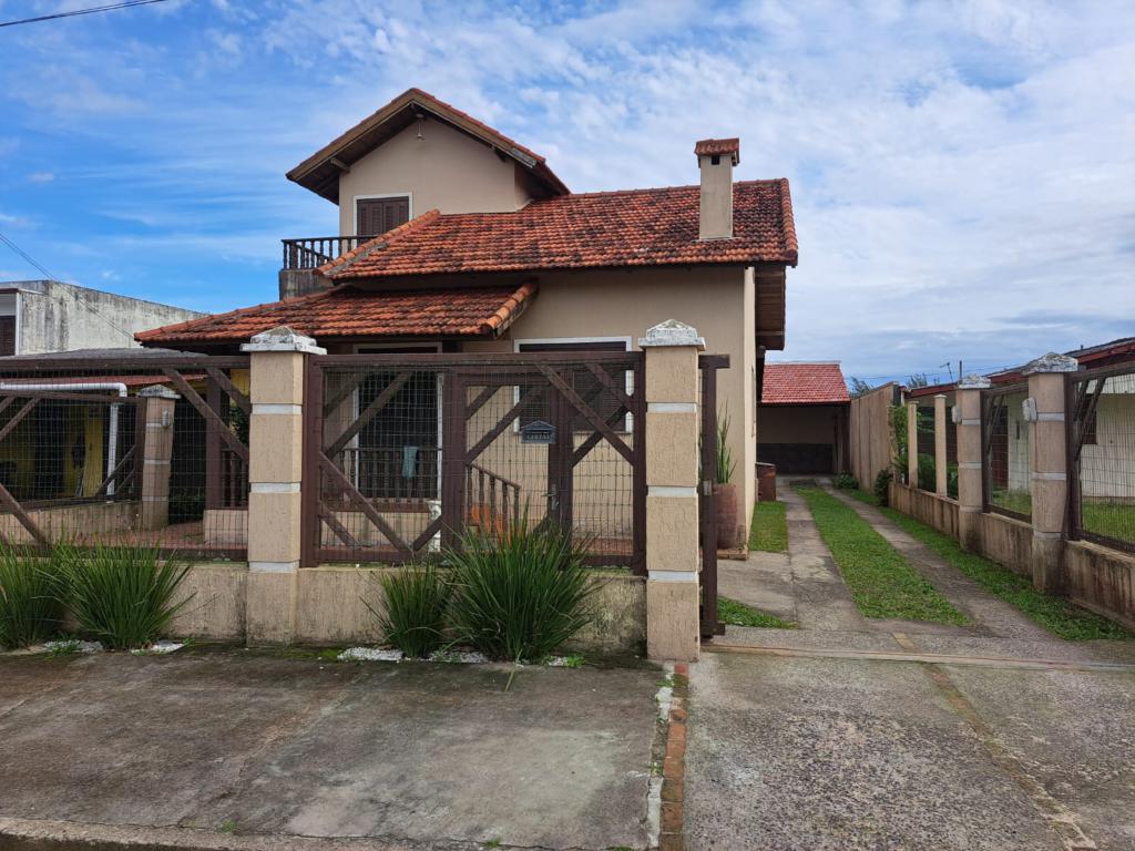 Casas / Sobrados 2 Dorm.