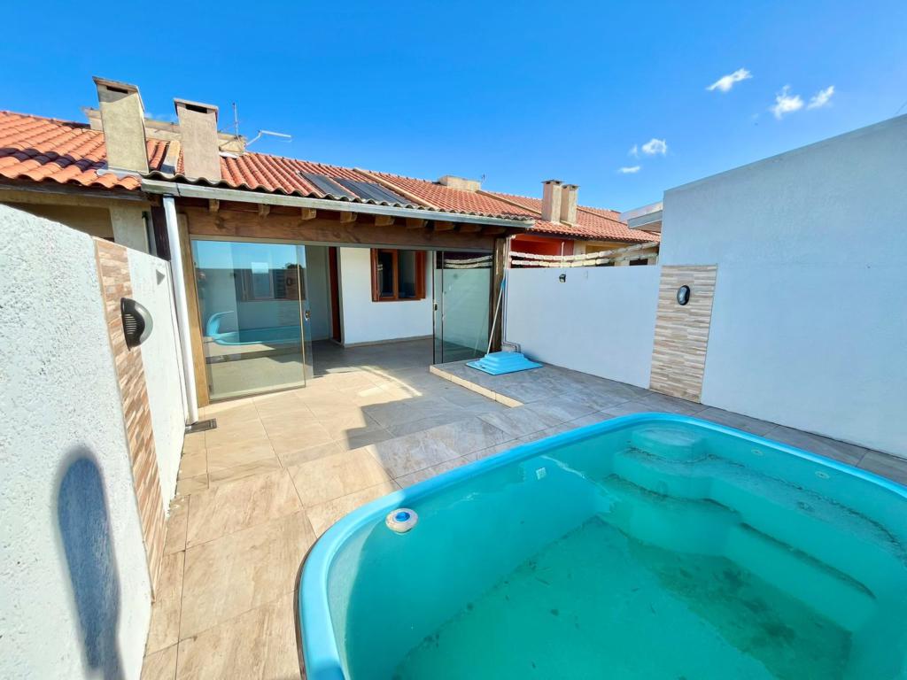 Casa Geminada / Duplex 2 Dorm.