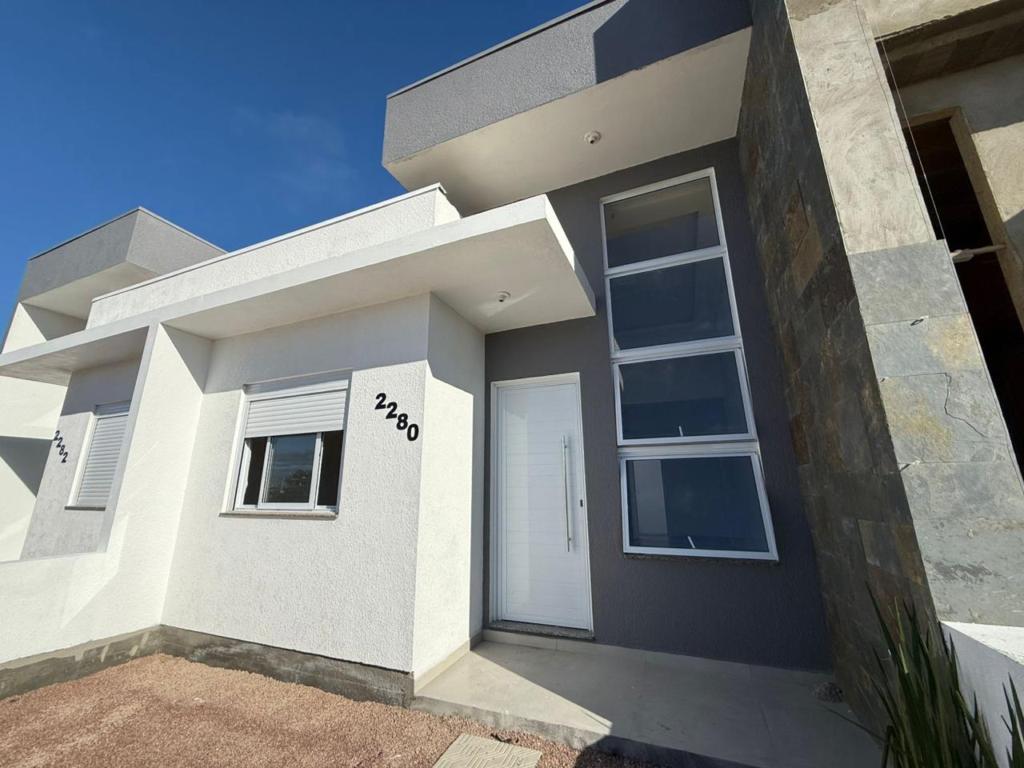Casa Geminada / Duplex 2 Dorm.