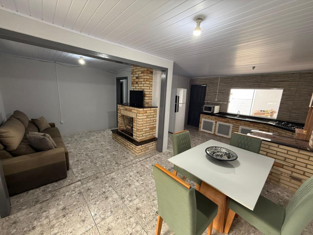 Casas / Sobrados 3 Dorm.