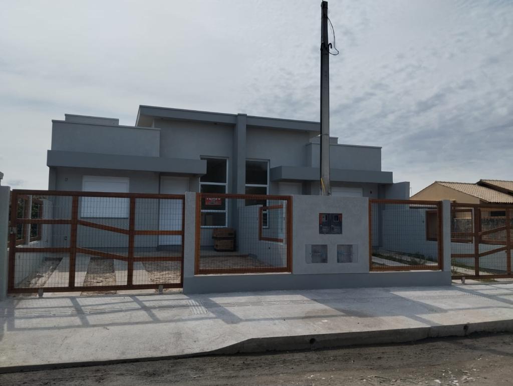 Casa Geminada / Duplex 2 Dorm.