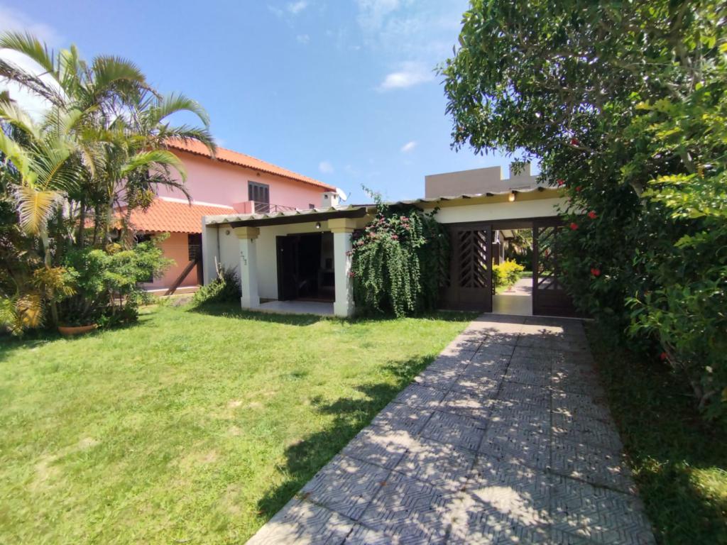 Casas / Sobrados 3 Dorm.