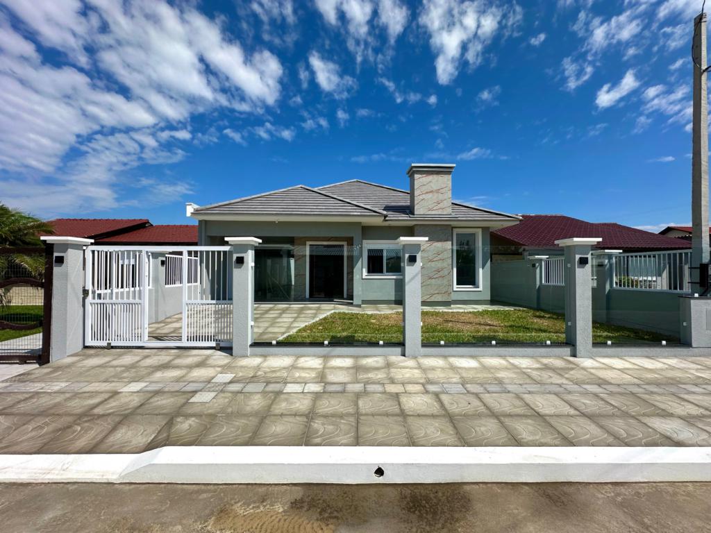 Casas / Sobrados 3 Dorm.