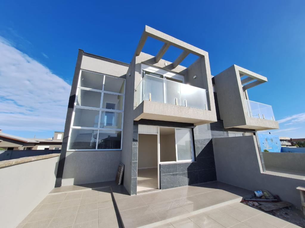 Casa Geminada / Duplex 4 Dorm.