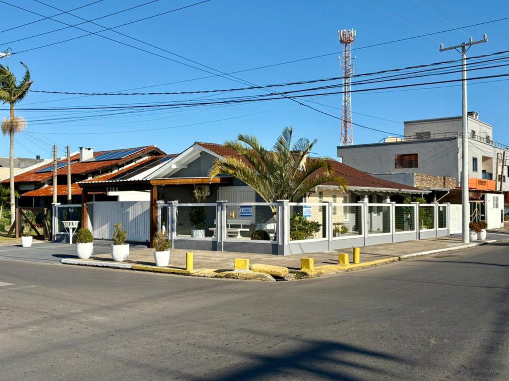 Casas / Sobrados 3 Dorm.