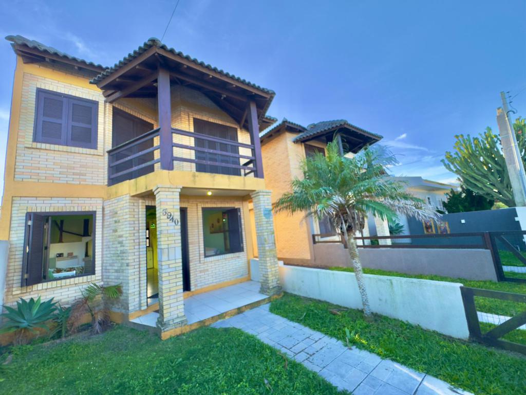 Casas / Sobrados 3 Dorm.
