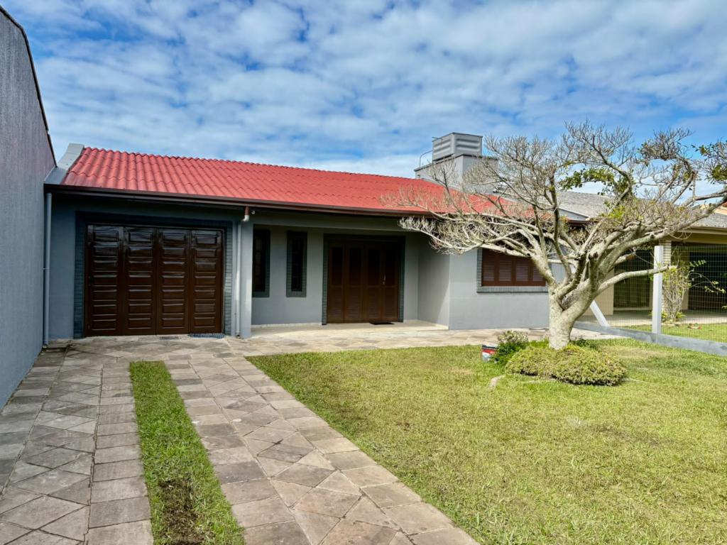 Casas / Sobrados 3 Dorm.